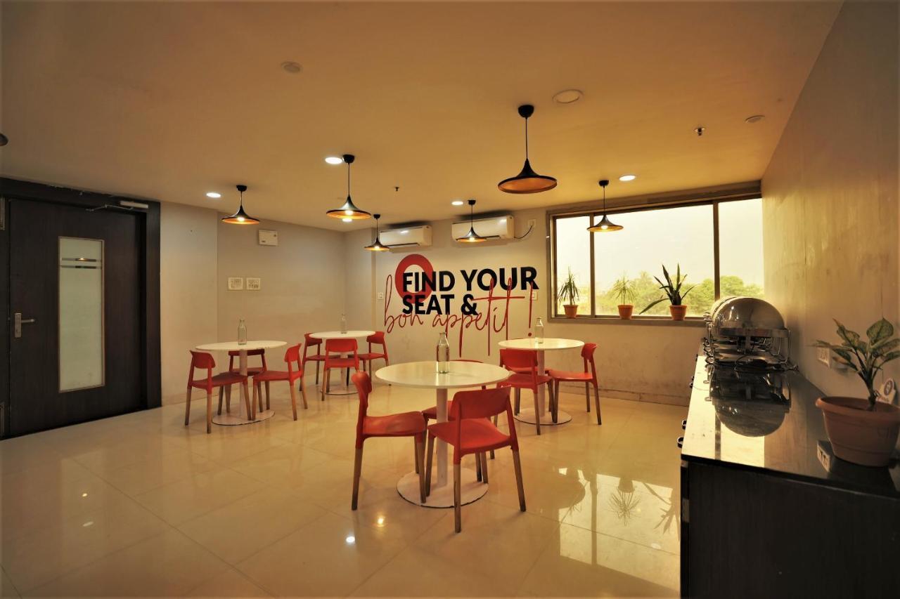 Crystal Urban Park Hotel Bhubaneswar Exterior photo