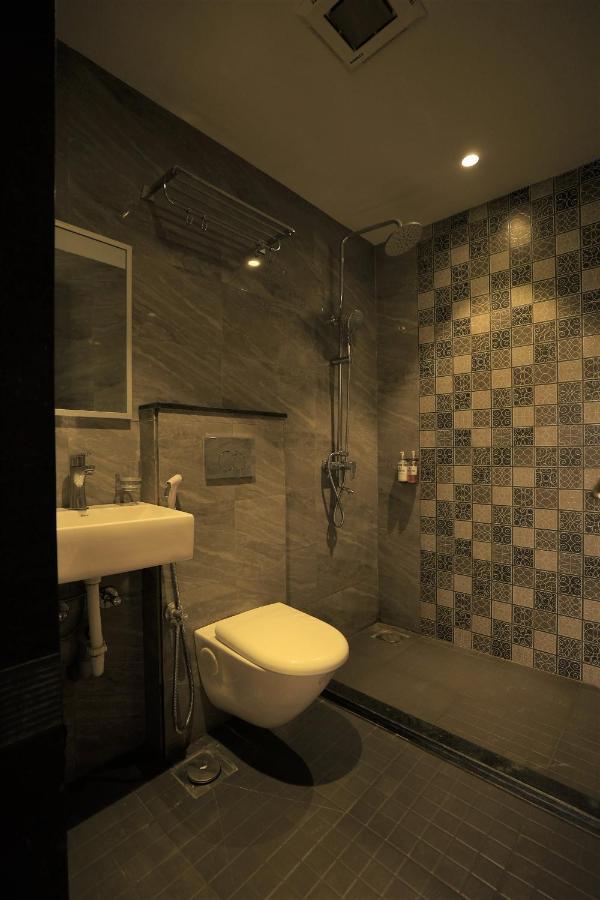 Crystal Urban Park Hotel Bhubaneswar Exterior photo
