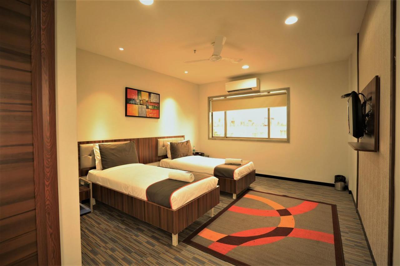 Crystal Urban Park Hotel Bhubaneswar Exterior photo
